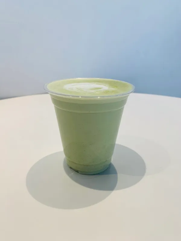 Matcha latte caliente 